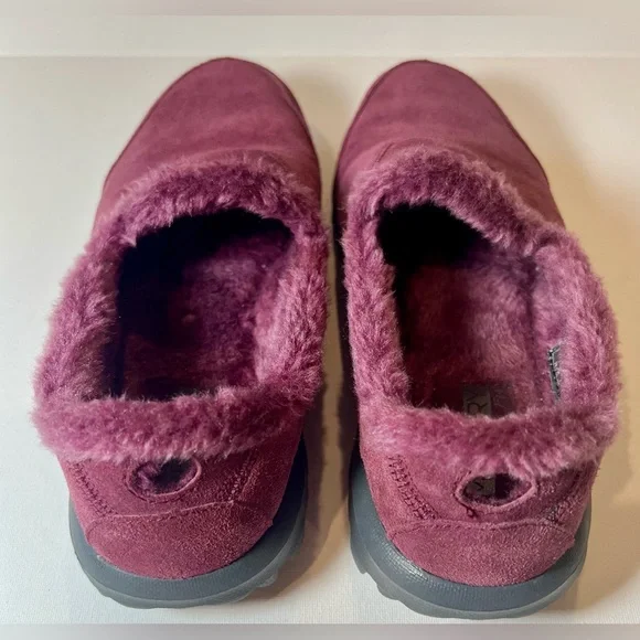 Skechers Plush Maroon Memory Foam Shoes Women’s Size 7 - Picture 2 of 7